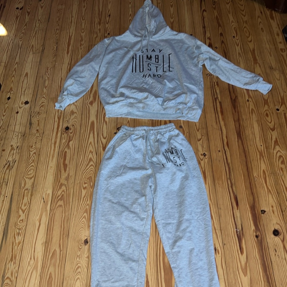 No stains, 2 piece.